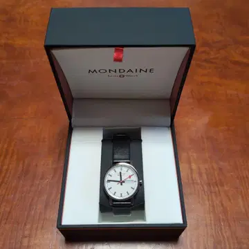 MONDAINE 손목시계 데이 데이트 36mm