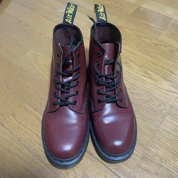 Dr.Martens 1460 8 홀 부츠