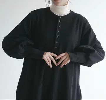 푸푸 헨리넥 볼륨 소매