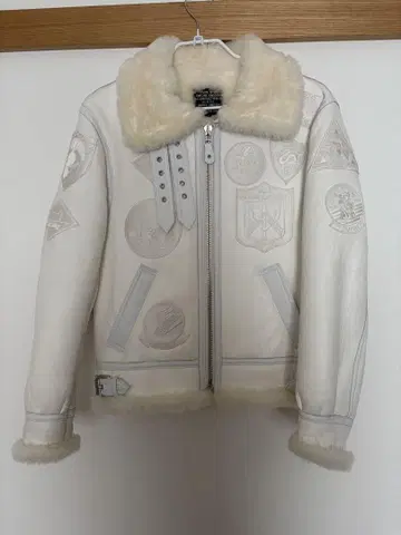 아비렉스 화이트 가죽 무스탕 라이더 자켓 사이즈 38