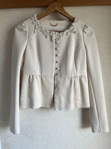Harrods 아이보리 프릴 자켓
