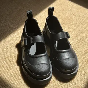 Dr. Martens 인디카 II 벡스 테크 멜리 제인 24