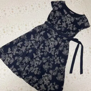 LAURA ASHLEY 꽃무늬 원피스 사이즈 11