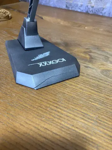 XXXX 모델 베이스 일부 파손