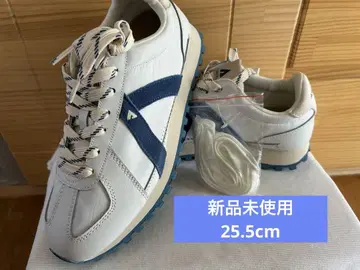 화이트/블루 스니커즈