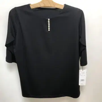 블랙 오분 소매 상의 펄 버튼
