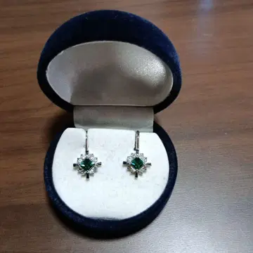 에메랄드 그린 플라워 귀걸이