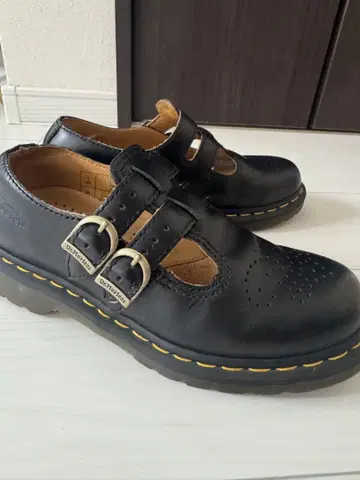 Dr.Martens 멜리 제인 UK5