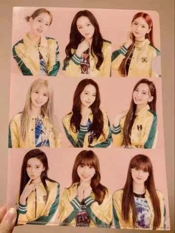 완판템 미사용 NiziU A4 클리어 파일 전 멤버