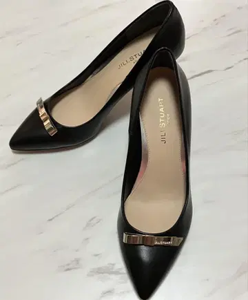 질스튜어트 리본 금장 장식 펌프스 / 23cm / 힐 약 7cm