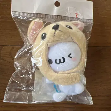 개 모자를 쓴 봉제 인형 마스코트
