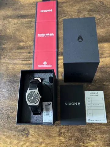NIXON/닉슨 Small Time Teller Leather