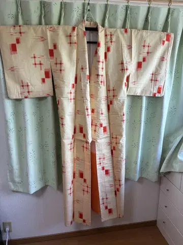 순수 실크 기모노 크림색 빨간색 격자 무늬