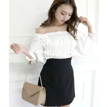 로얄 파티 셔링 프릴 블라우스