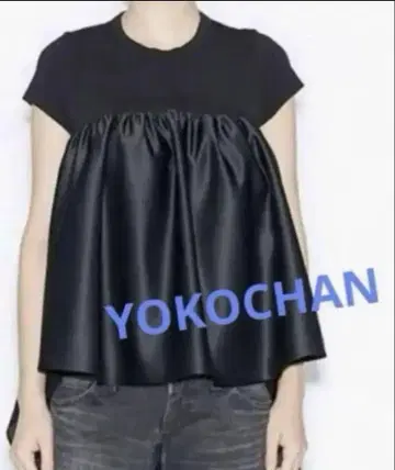 주말 가격 인하 중 YOKO CHAN 프릴이 달린 블랙 반팔 상의