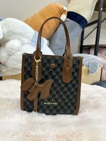 MONICA KIKI 로고 패턴 핸드백