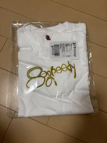 8e greedy 티셔츠