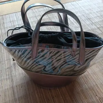 제브라 패턴 토트백
