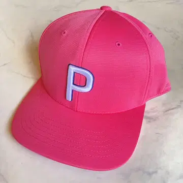 푸마 투어 익스클루시브 핑크 캡 P 로고 자수