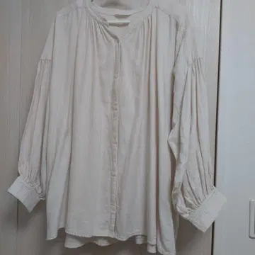 새상품급 서울베리 블라우스 면 린넨 아이보리