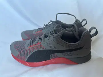 Puma 러닝화 그레이/레드 27cm
