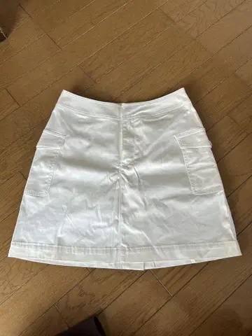 화이트 조이 미니 스커트