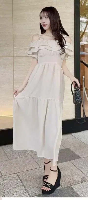 아이보리 프릴 오프숄더 티어드 원피스 cherimi 셰리미