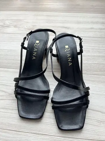 D.I.A.N.A. 블랙 스트랩 샌들 24cm