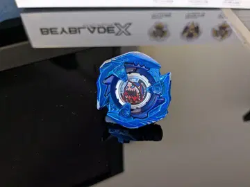 베이블레이드 X 샤크 엣지 5-60GF 메탈 코트: 블루