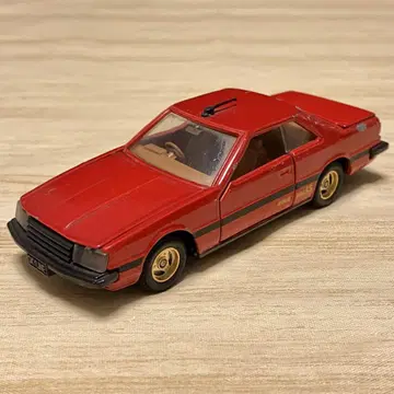 토미카 댄디 닛산 스카이라인 2000RS No.18 1/43