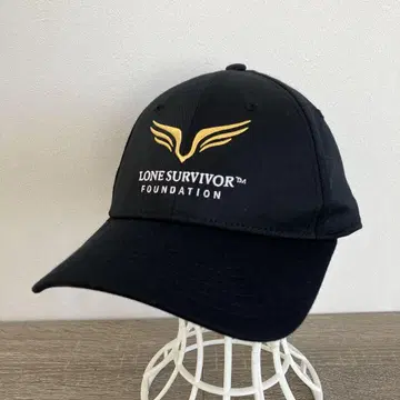 언더아머 LONESURLIVOR 콜라보 캡 모자 야구 모자