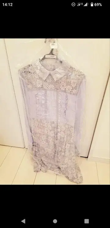 연보라색 긴팔 셔츠 레이스 원피스 프릴