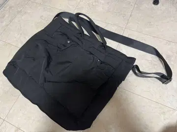 유니클로 토트백 블랙