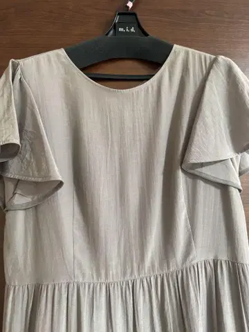 새상품급 알아바일 티어드 V 원피스 맥시 길이