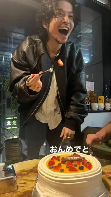 츠네타 다이키 착용 JUNN.J 가죽 봄버 자켓 Bomber ma-1