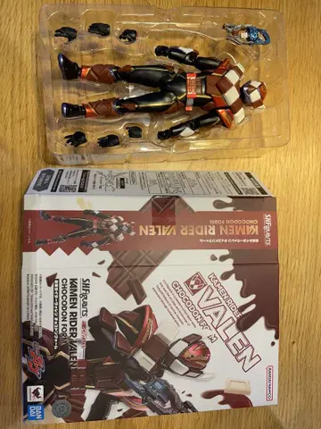 S.H.Figuarts 가면라이더 바렌 초코돈 폼
