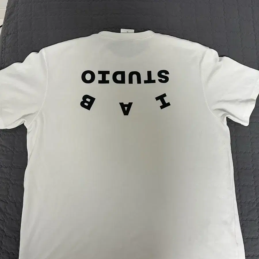 【IAB STUDIO】IAB Studio Established T-Shirt White Black 아이앱 스튜디오 티셔츠 블랙 화이트 | IAB Studio | KREAM