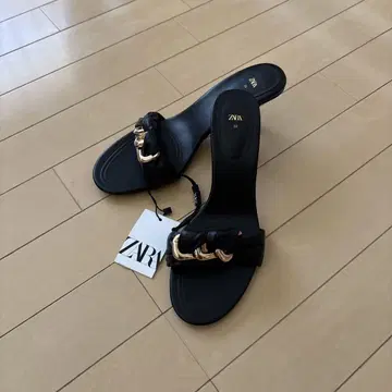 ZARA 미사용 택 포함 블랙 샌들