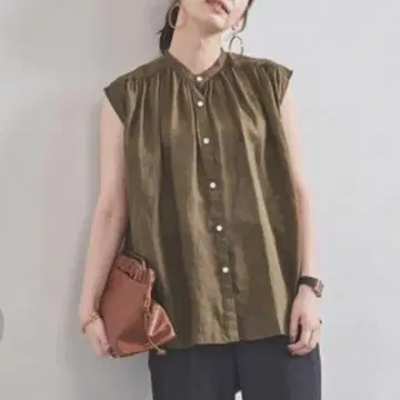 UNITEDARROWS 린넨 라미 개더 슬리브리스 블라우스
