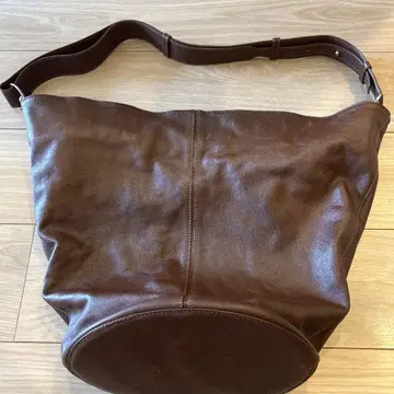 자라 브라운 가죽 캔버스 복조리형 숄더백
