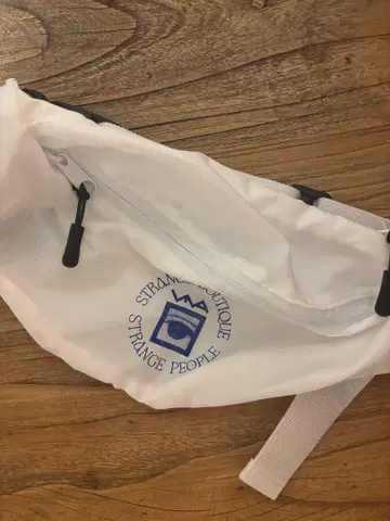 비바 스트레인지 부티크 로고 프린트 벨트 백