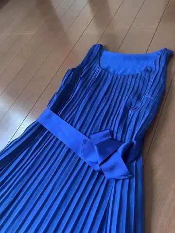 유나이티드 애로우즈 파란색 플리츠 슬리브리스 원피스