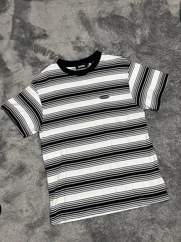 XLARGE 반팔 보더 티셔츠 S