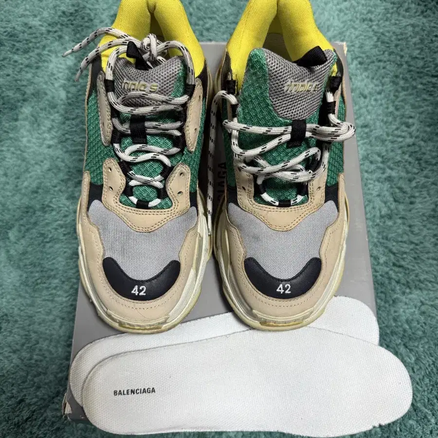 Supreme/GOODENOUGH パッチワークフードジャケット Supreme x GOODENOUGH is on the way 🪡 Supreme has teamed up