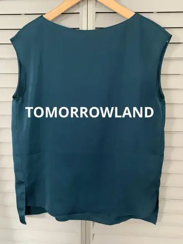 TOMORROWLAND 투모로우랜드 슬리브리스 탑
