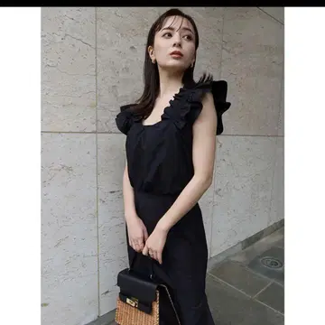 anuans 프릴 숄더 머메이드 원피스