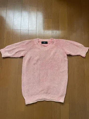 이번 시즌 최신작! 아줄! 반팔 니트 티셔츠!