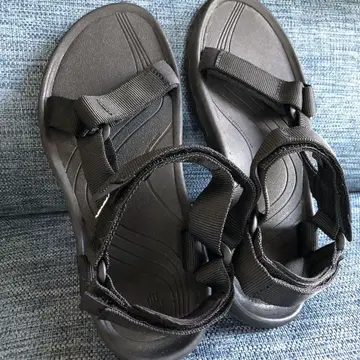 Teva 블랙 스포츠 샌들