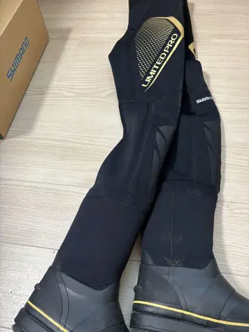 리미티드 프로 슬림 가슴장화