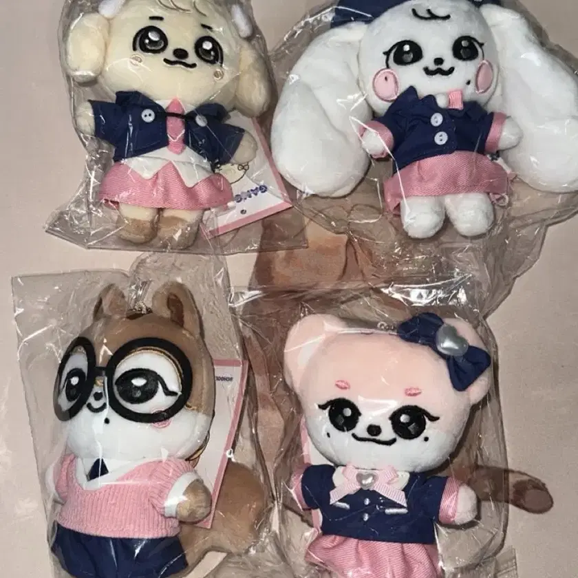 IVE MINIVE リズ ポップアップ スクール PLUSH キーリング Pre-Order] IVE WELCOME TO MINiVE School Official Merchandise